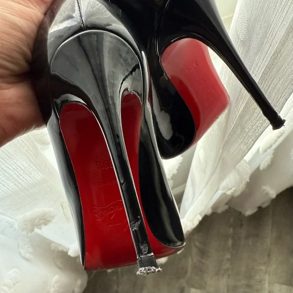 Christian Louboutin Pigalle 100mm Patent Leather Pumps - Picture 11 of 12